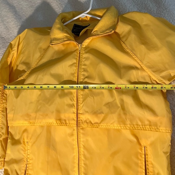 Eddie Bauer Bright Yellow Jacket - Picture 10 of 12